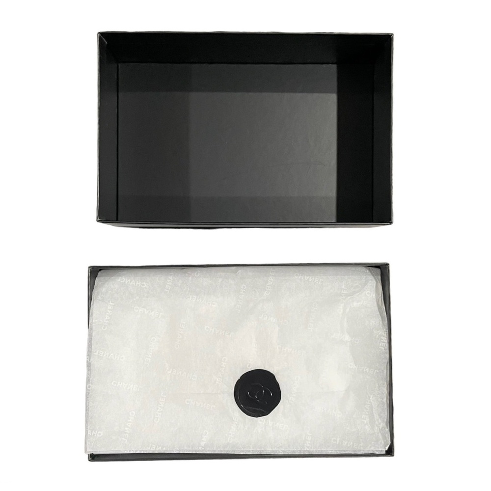 CHANEL White Black Box with Stuffing & Wrapping Paper - Picture 4 of 9